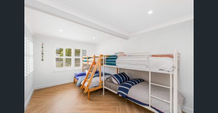 Spacious Coastal Home in Booker Bay – 4 Bed | 3 Bath - Photo 4