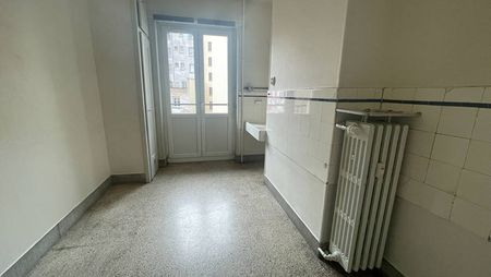 A LOUER - APPARTEMENT 2 PIECES 53m² AVEC BALCON - QUARTIER DES QUINZES - STRASBOURG - Photo 4