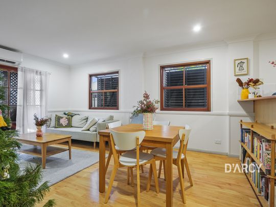 2/8 HORSFALL ST - Photo 1