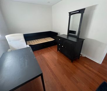 For Lease - 637 Dolly Bird Lane, Mississauga, Ontario - Photo 4