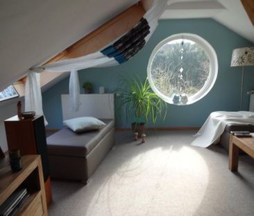 Großzügige 2 Zi. Dachgeschoßwohnung mit Wohlfühlgarantie - Foto 1