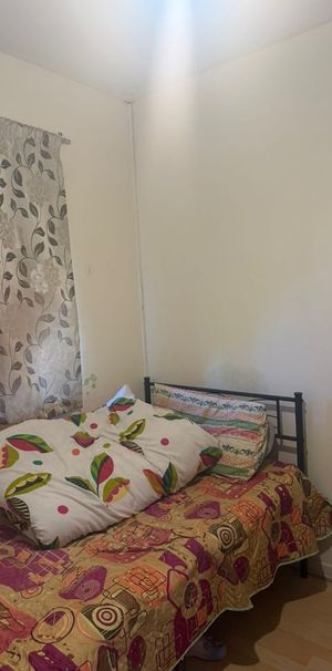 Room in a Shared House, Walthamstow, E17 - Photo 2