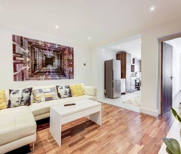 2 bedroom flat to rent - Photo 2