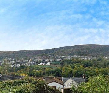 Middle Row, Blaenllechau, Ferndale, CF43 - Photo 2