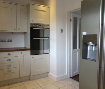 3 bedroom end of terrace house to rent - Photo 4