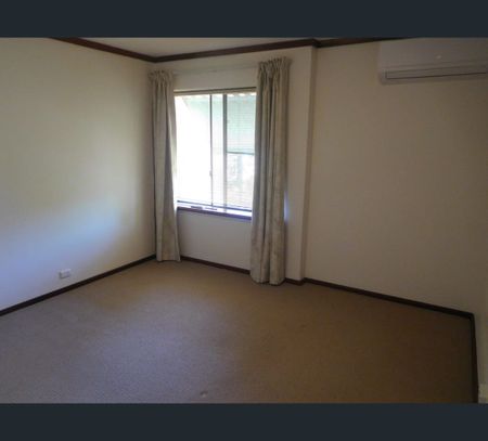 2/133 Fairway, Crawley, WA 6009 - Photo 3