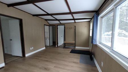 For Lease - 35 47th Street, Wasaga Beach, Ontario - Photo 2