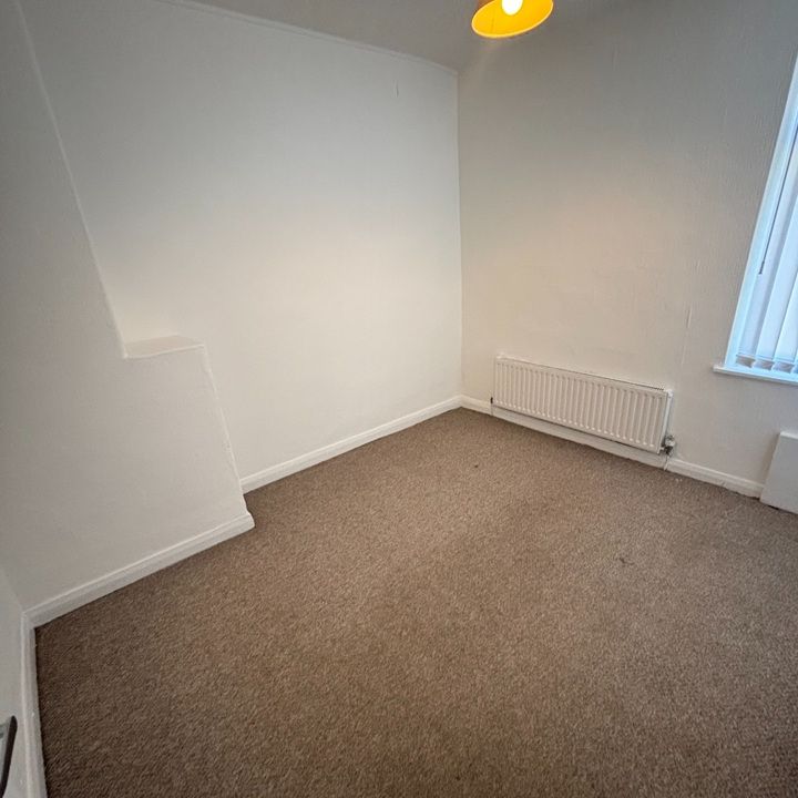 2 Bed Terraced House, Tudor Street, L6 - Photo 1
