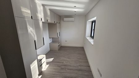 Hilliers Road, Croydon, CR0 4 - Photo 2