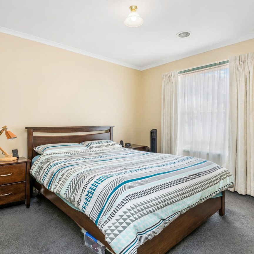 4/9 Saunders Street - Photo 1