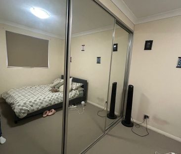 Redfern - Photo 3