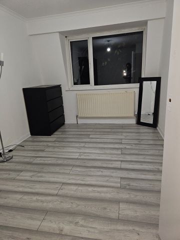 1 Bed Flat, Colman Road, E16 - Photo 2