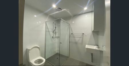 Nearly new 2 bedrooms Plus Study Room Apartment- Fast Lease - Photo 4