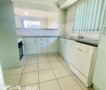 LOW MAINTENANCE LIVING WITH SPACIOUS BACKYARD - Photo 5