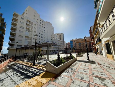 Middle Floor Apartment in Fuengirola - Photo 3