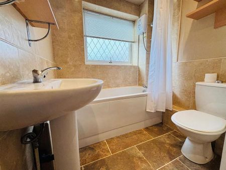 3 bedroom townhouse to rent - Photo 3