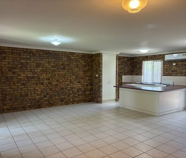 3 bedroom brick with carport - Photo 3