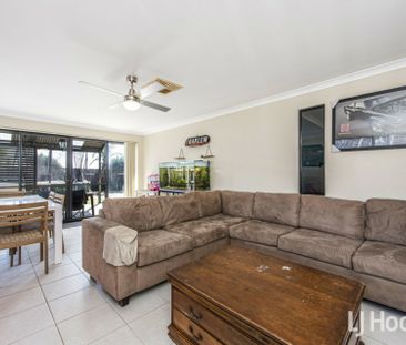 Spacious Family Home Just 300 Metres from the Beach. - Photo 2
