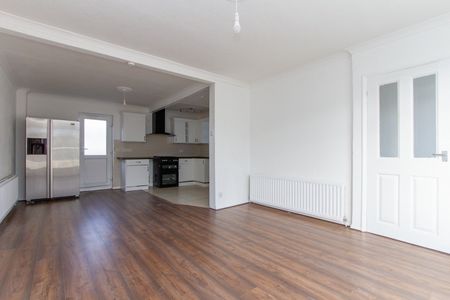 3 Bed Terraced House, Capmartin Road, CV6 - Photo 3