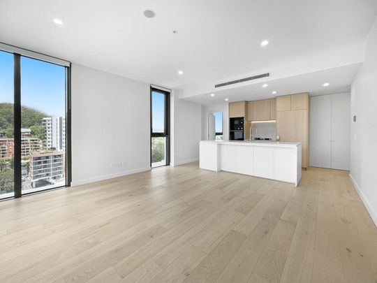 1 WEEK RENT FREE - Lifestyle living at its best! - Photo 1