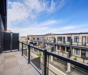 For Lease - 3073 Welsman Gardens, Oakville, Ontario - Photo 3