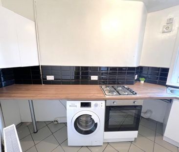 2 bedroom flat to rent - Photo 6