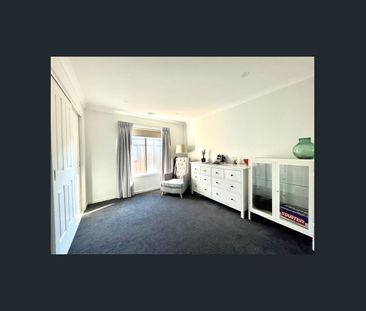 Modern, Low-Maintenance Living Directly Across from Point Cook P–9 ... - Photo 4