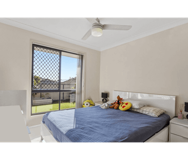 Large Family Home Fully Fenced - Photo 3