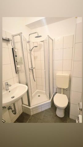 Charmante Altbauwohnung in toller Lage mit Balkon - Foto 4