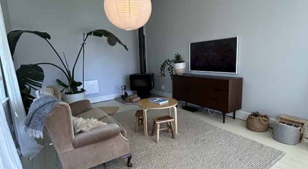 Light, Bright & Full of Character - Photo 1