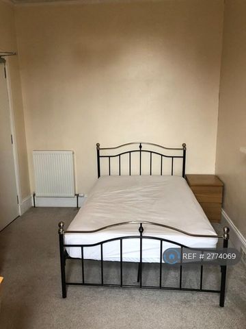 5 bedroom flat to rent - Photo 5