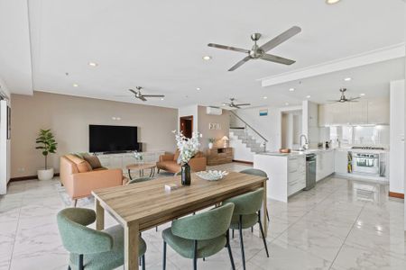 EXECUTIVE FURNISHED PENTHOUSE - Photo 4