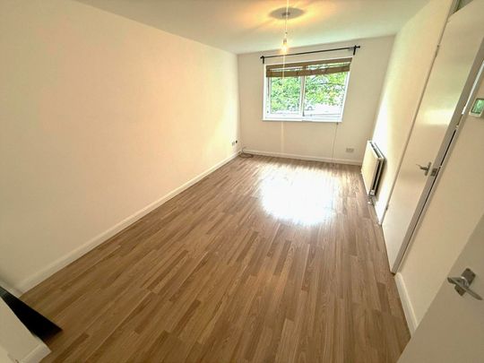 1 Bed Flat, Poplar Grove, N11 - Photo 1