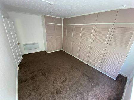 39 Heywood Old Road, Middleton - Photo 5