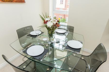 2 bedroom serviced apartment to rent - Photo 3