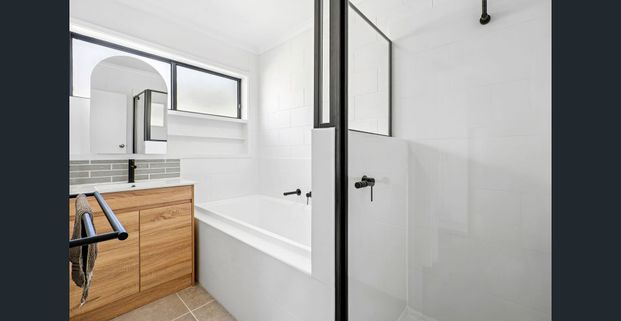 Fully Renovated - Three Bedroom + Studio | Garden Maintenance Included - Photo 1