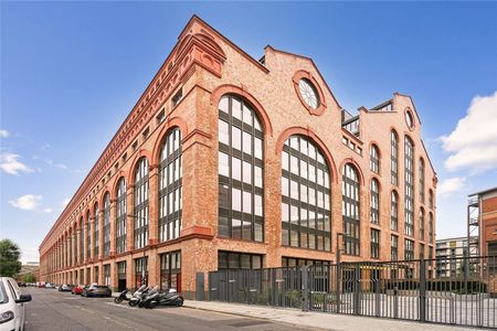 A sensational 3-bedroom apartment in the Powerhouse, Chelsea Waterfront, with its extraordinary vista of the Thames. - Photo 5