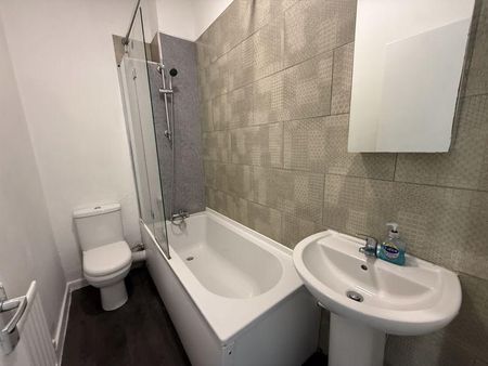 2 bedroom terraced house to rent - Photo 3