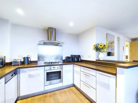 2 bedroom apartment to rent - Photo 5