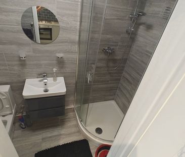 Room in a Shared House, Laburnum Road, SO16 - Photo 5