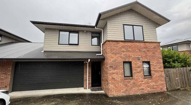 Townhouse in the Valley - Photo 1