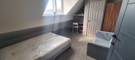 4 Bed - 404b Burley Road, Burley, Leeds - LS4 2SN - Student - Photo 4