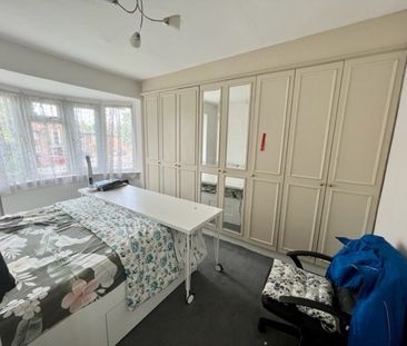4 bed semi-detached house to rent in Ruislip Road East, Greater Lon... - Photo 2