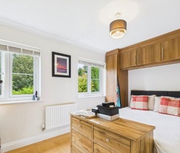 3 Bed Semi-Detached House, Billet Road, E17 - Photo 2