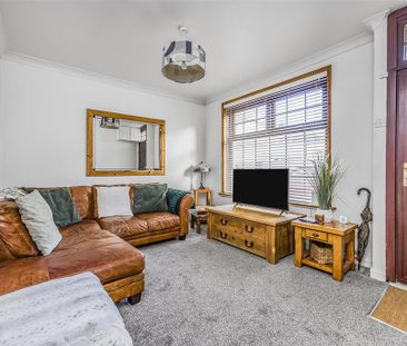 2 bedroom end of terrace house to rent - Photo 3