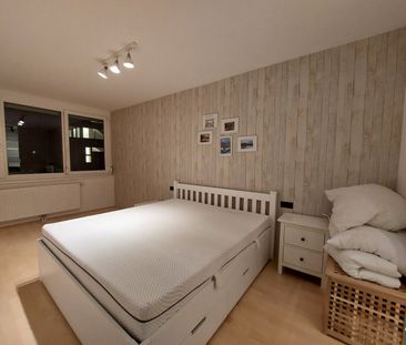 Möblierte 2-Zimmerwohnung mit Loggia in U-Bahnnähe mit Stellplatz! - Photo 6