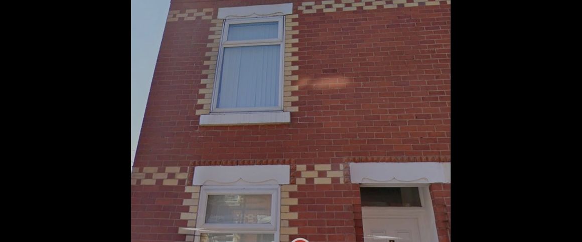 3 Bed End Terrace, Dollond St, M9 - Photo 1