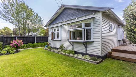 Lovely 3-bedroom character home! - Photo 5