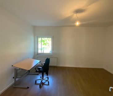Teilmöblierte Familien-Wohnung mit reichlich Platz, Garten, Balkon ... - Photo 1