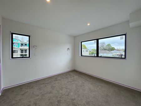 Brand New 2 Bedroom Apartment - Photo 2